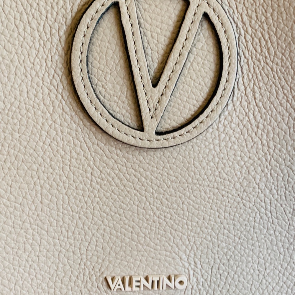 Authentic VALENTINO By Mario leather tote and flap wallet set - Picture 16 of 16